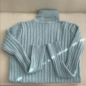 Women's Ribbed Turtleneck Sweater - Light Gray